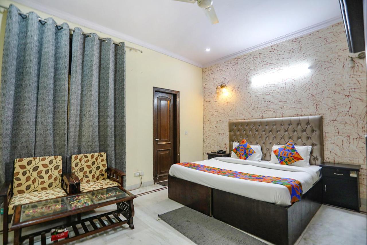 Fabexpress Hm Palace Hotel Noida Buitenkant foto