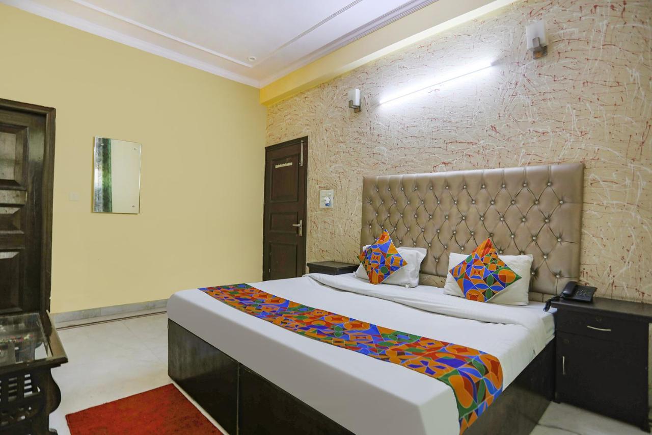 Fabexpress Hm Palace Hotel Noida Buitenkant foto